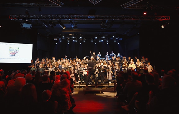 Odense Jazz Orchestra med kæmpe børnekor fra Kolding kl.  16