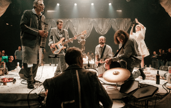 Hess is more: Apollonian Circles